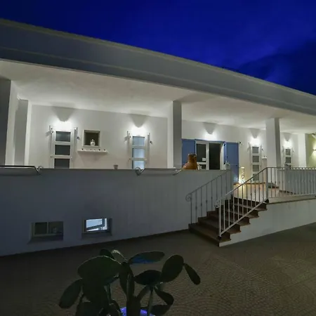 ベッド・アンド・ブレックファスト La Caletta 3*